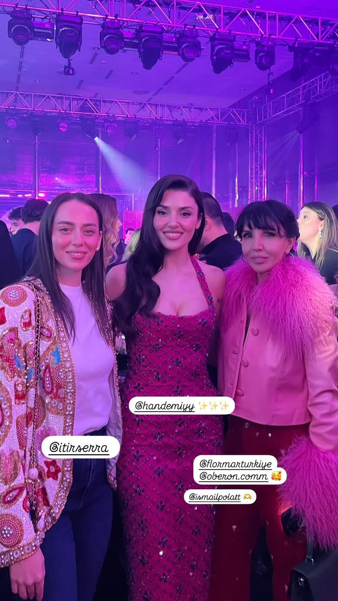 DailyHandeErcel's tweet image. #HandeErçel ve lansmanından konuklar🩷 #HandeErçelXFlormar