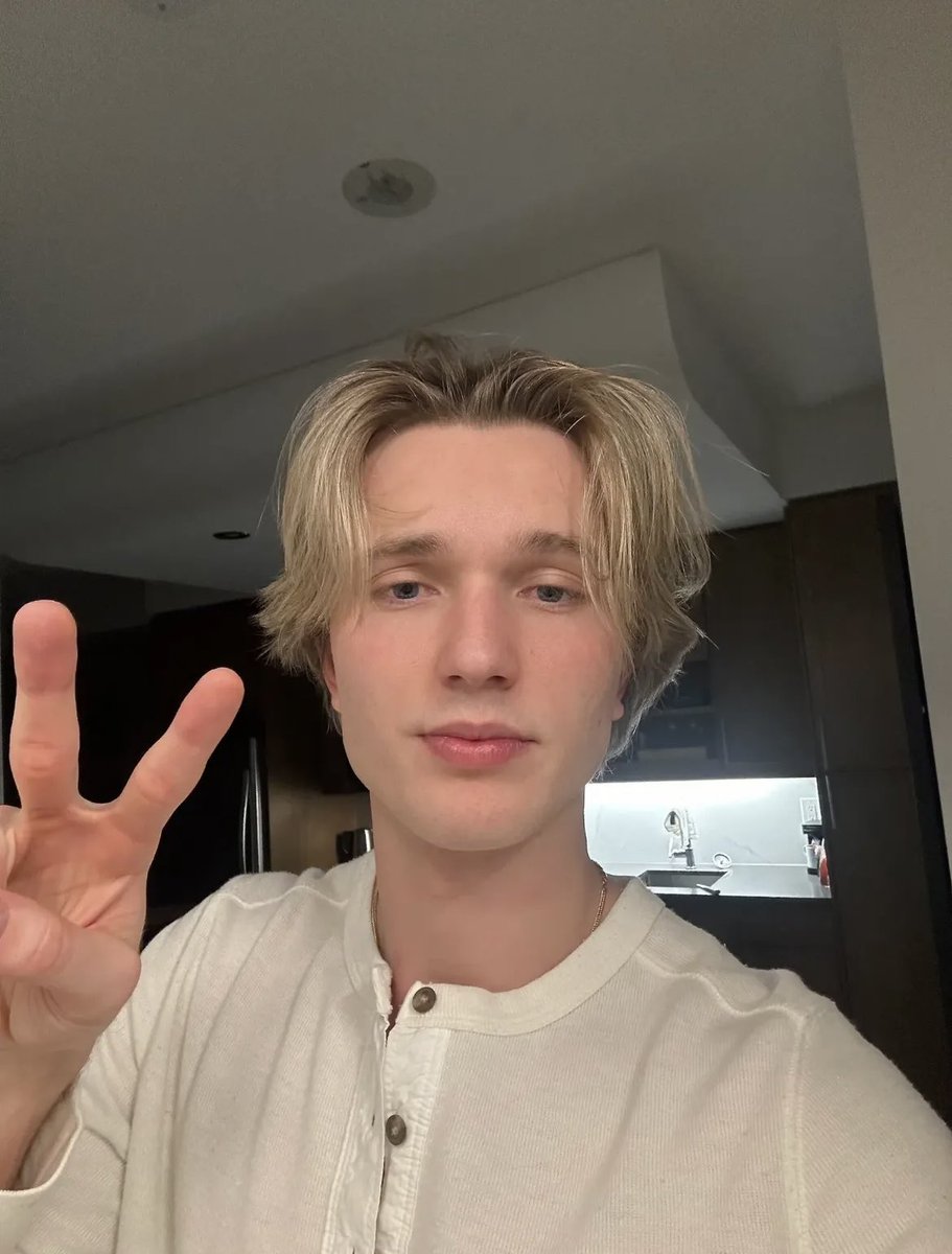 🚨FINDING HER EDGE IS OFFICIALLY RENEWED FOR SEASON 2 WE’LL GET OUR BRAYDRIANA ENDGAME LET’Z GO GUYS!!! 😭😭😭
#FindinHerEdge