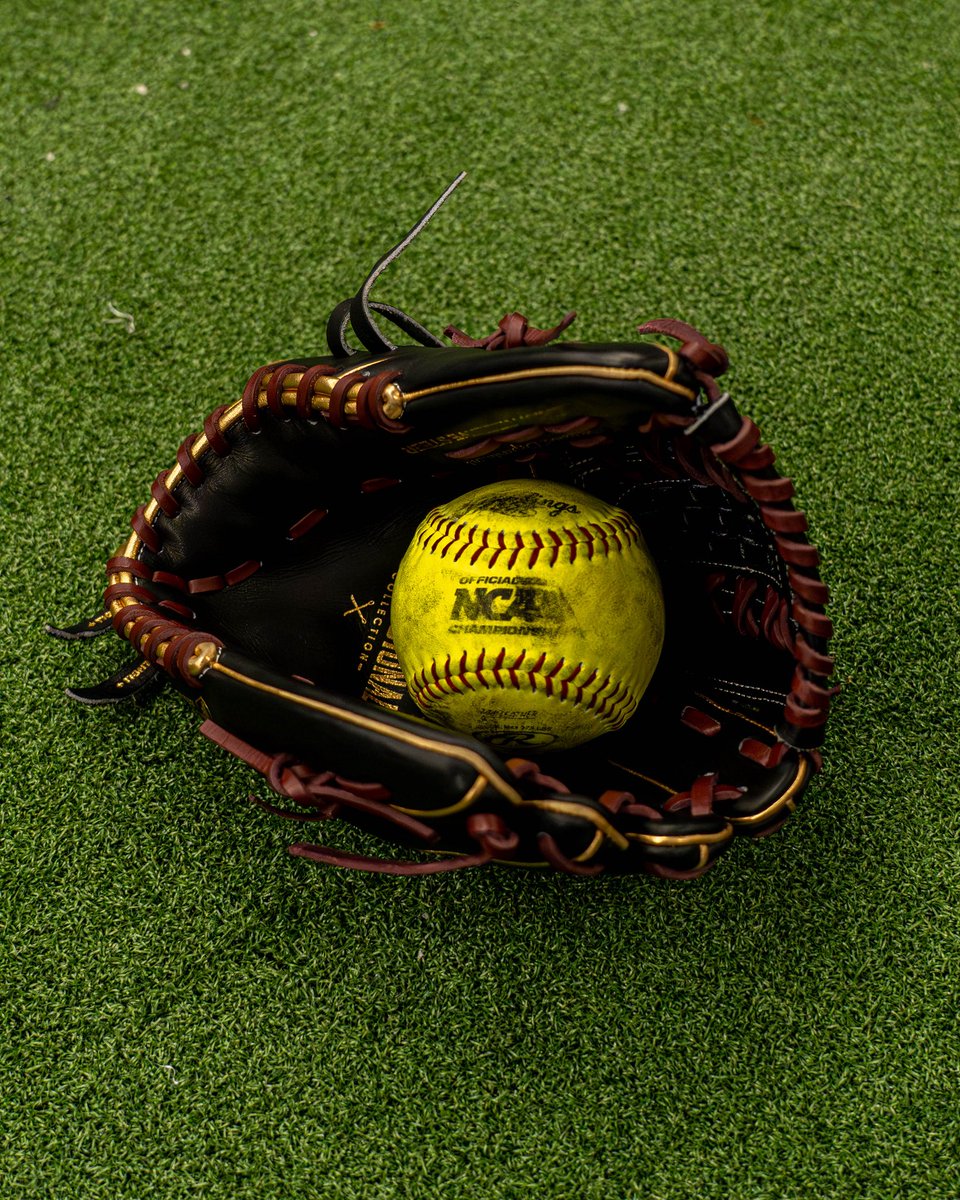 Loyola Softball tweet media