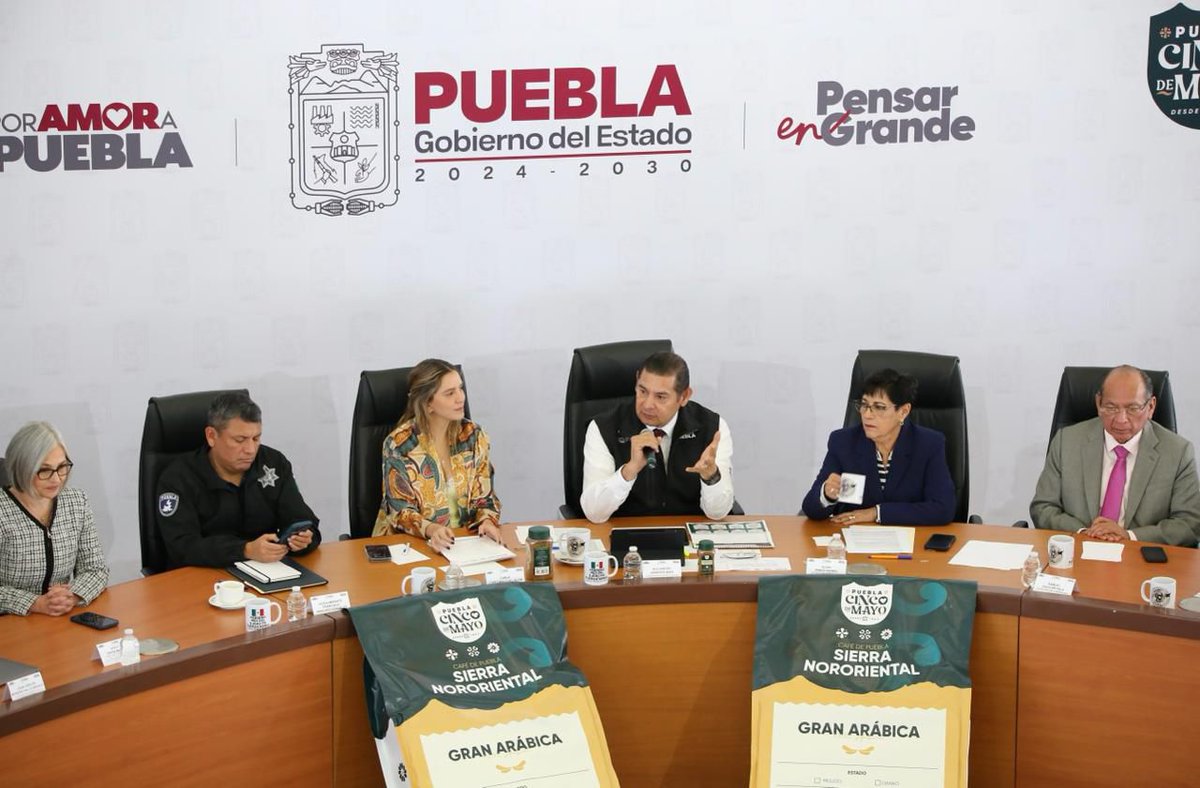 📢 Cero tolerancia a transporte irregular, Gobierno Estatal pone orden y protege a familias

<a href="/armentapuebla_/">Alejandro Armenta</a> 

📰 puebla.gob.mx/index.php/noti…

#PensarEnGrande #PorAmorAPuebla