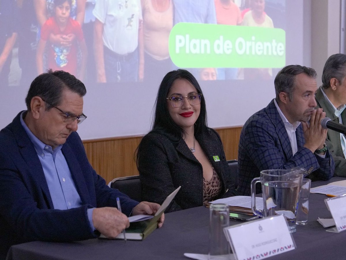 afondoJAL's tweet image. Diputado @albertoalfaromx deja @PartidoMorenaMx y se incorpora a la fracción del Partido Verde @partidoverdemex en el Congreso de Jalisco @LegislativoJal @partidoverdejal 
afondojalisco.com/diputado-alber…