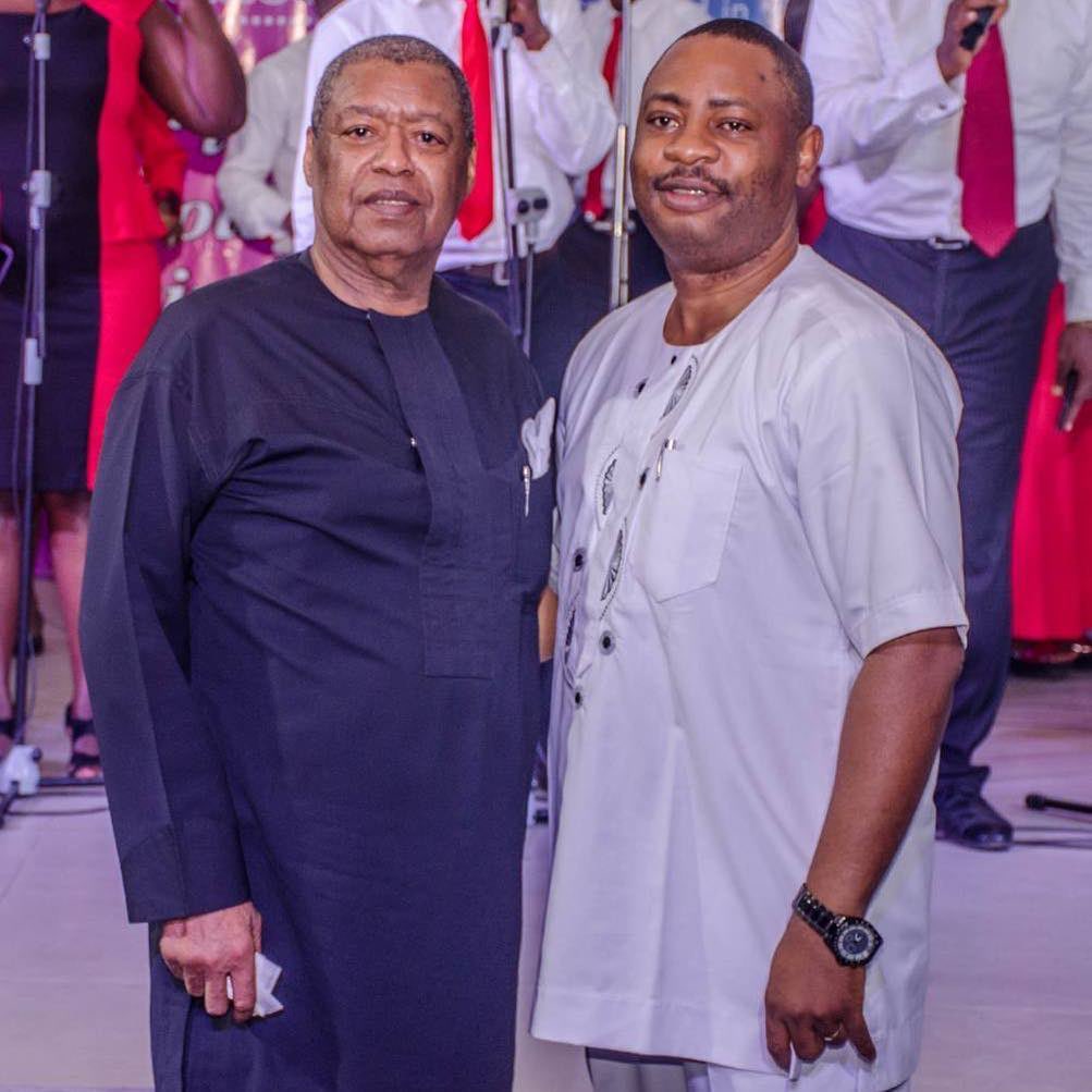 samdokun's tweet photo. Thank you for giving to the Lord. You gave us the sounds of Heaven. Thanks for the personal time spent together and your visit to our church. See you on the other side. #heavensgain #ronkenoly #lifthimup #anointingfallonme https://t.co/W6aJz7YZFN