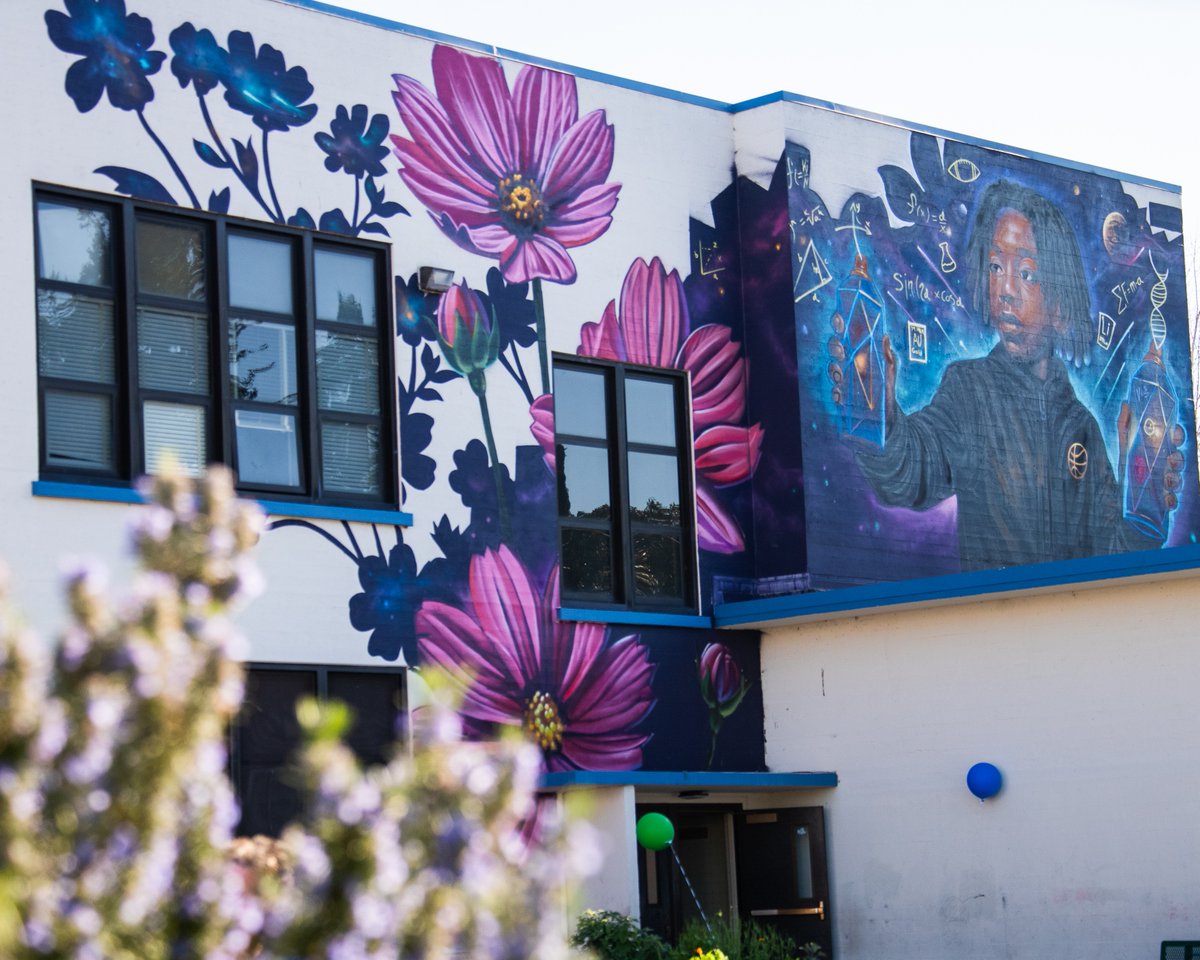 ZebraTechnology's tweet image. We're proud to sponsor this beautiful mural at Burckhalter Elementary, a gift from @VincentCountry. Designed by Timothy B., its message is to inspire kids to dream big and follow their passions! 🎨✨

#VincentCountryImpact #BetterEveryDay