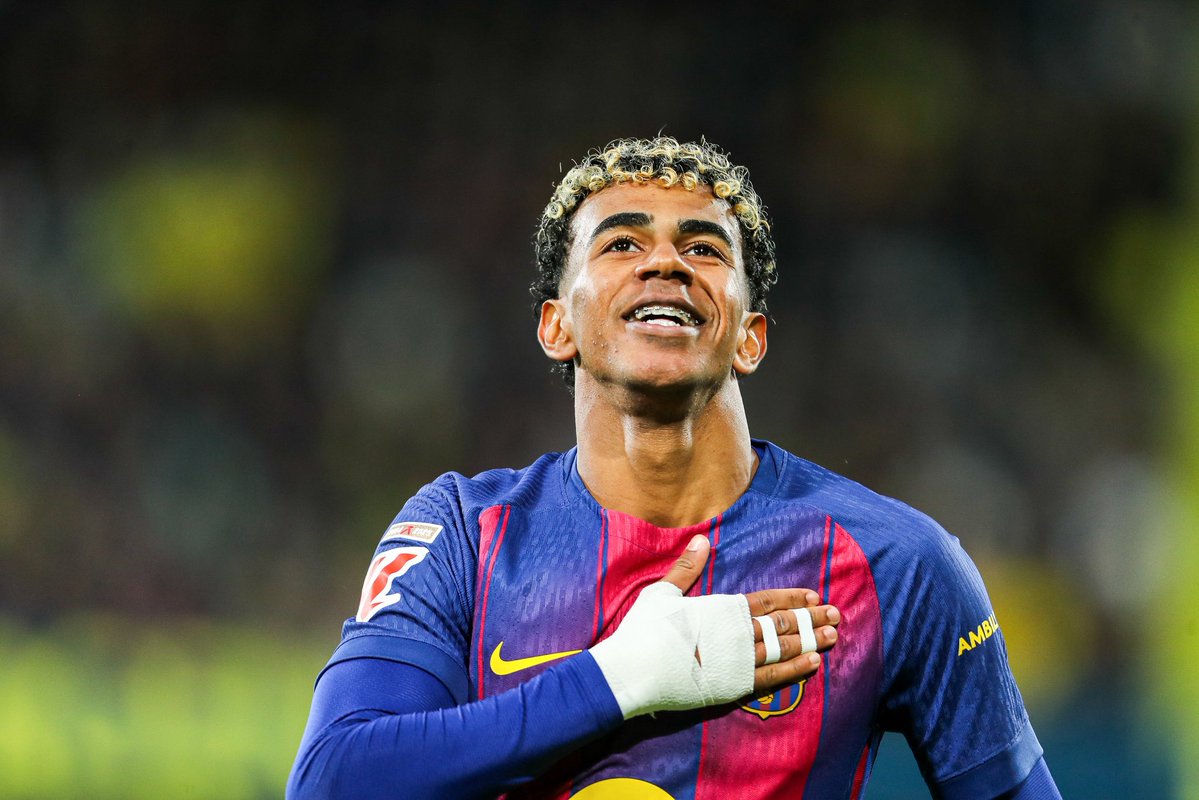 🚨 𝗟𝗔𝗠𝗜𝗡𝗘 𝗬𝗔𝗠𝗔𝗟 🇪🇸 𝗕𝗨𝗧𝗘𝗨𝗥 𝗔𝗩𝗘𝗖 𝗟𝗘 𝗙𝗖 𝗕𝗔𝗥𝗖𝗘𝗟𝗢𝗡𝗘 ! 💎💙❤️

Cette saison TCC (club + sélection) c’est :

🏟️ 31 matches
⚽️ 𝟭𝟰 𝗕𝗨𝗧𝗦
🎯 𝟭𝟱 𝗣𝗔𝗦𝗦𝗘𝗦 𝗗𝗘́𝗖𝗜𝗦𝗜𝗩𝗘𝗦