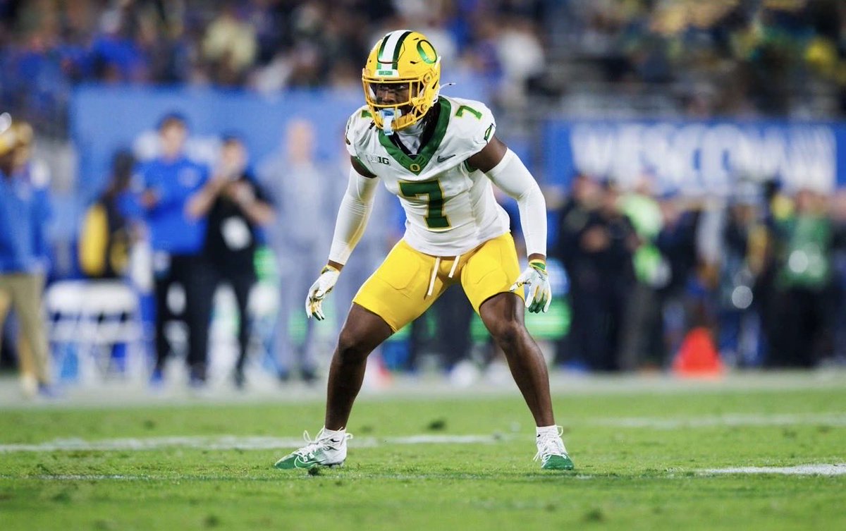 LagwayJamal's tweet image. #AGTG After a great conversation with @Jr_Reed1 I am blessed to receive my 9th d1 offer from @oregonfootball @CoachTMiller18 @Th3DWilliamsJr
@DarrylDJSimon @TheQBTech
@jarrettbailey12 @247recruiting
@On3Keith @Rivals @dctf
@TheProtectUCrew @ICBD_Training