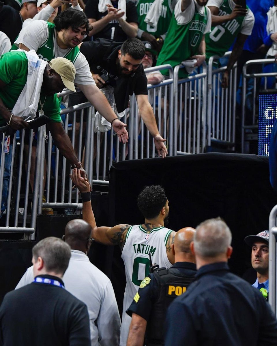 Playoff BOS tweet media