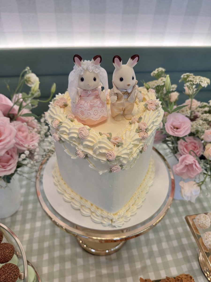 𝑘𝑎𝑟𝑜𝑙 🦢 tweet media