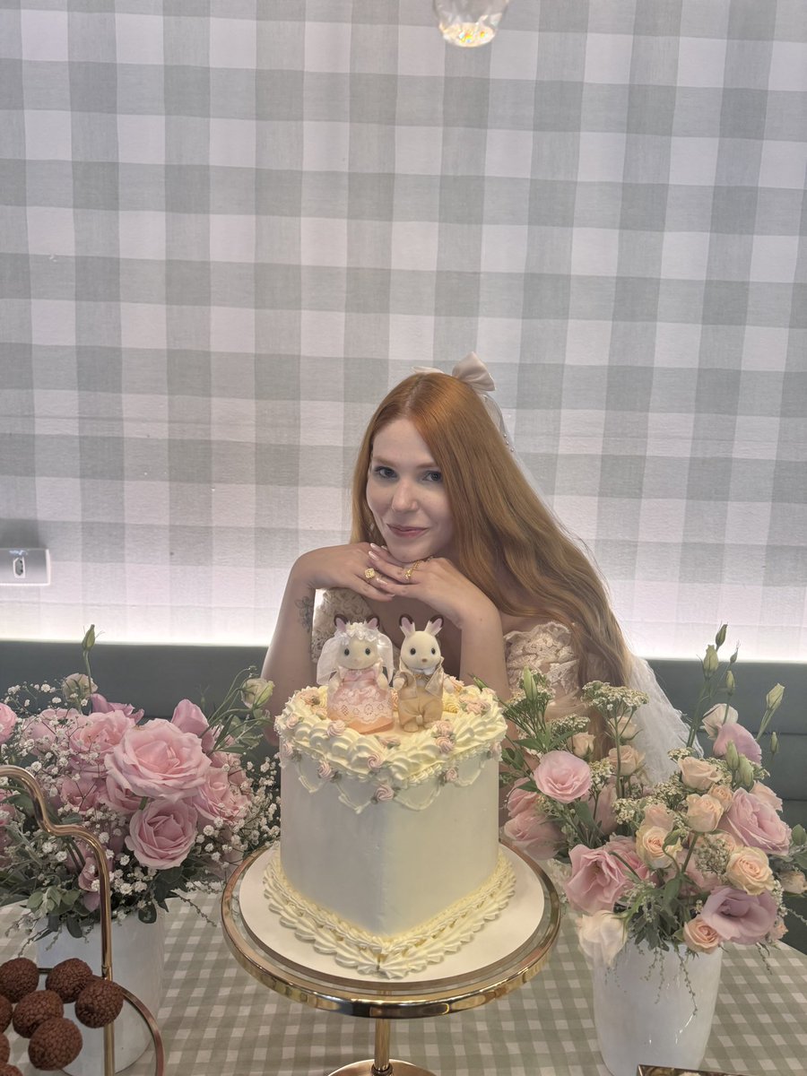 𝑘𝑎𝑟𝑜𝑙 🦢 tweet media