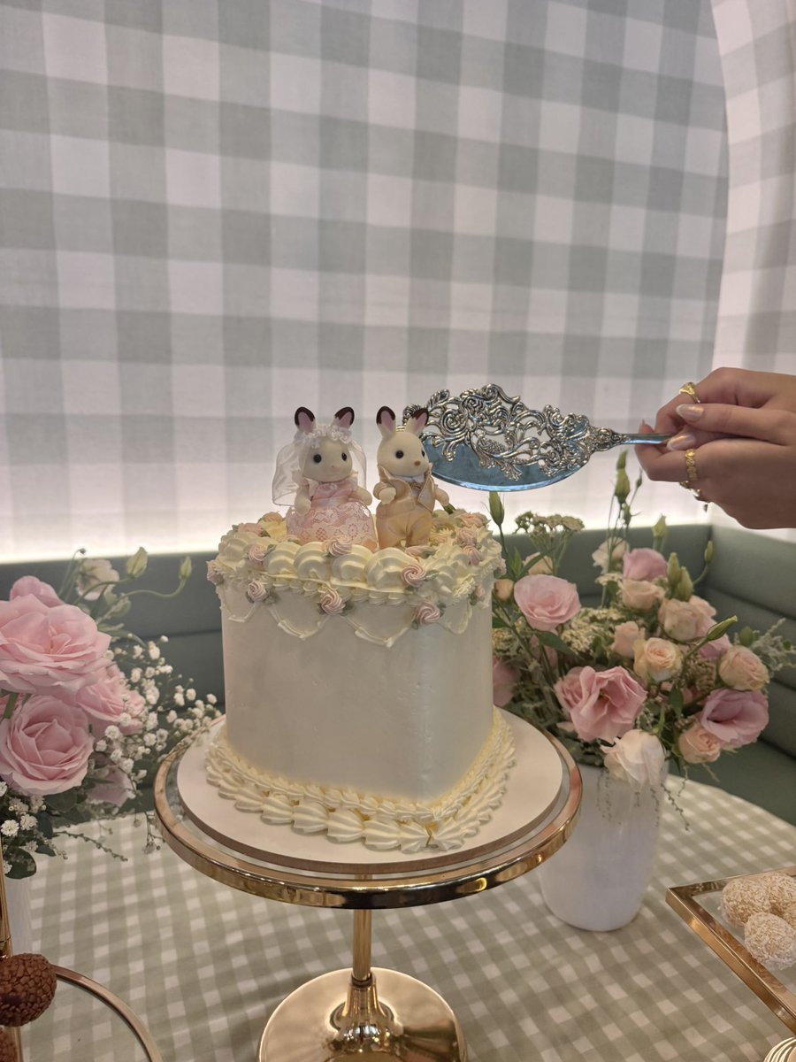 𝑘𝑎𝑟𝑜𝑙 🦢 tweet media