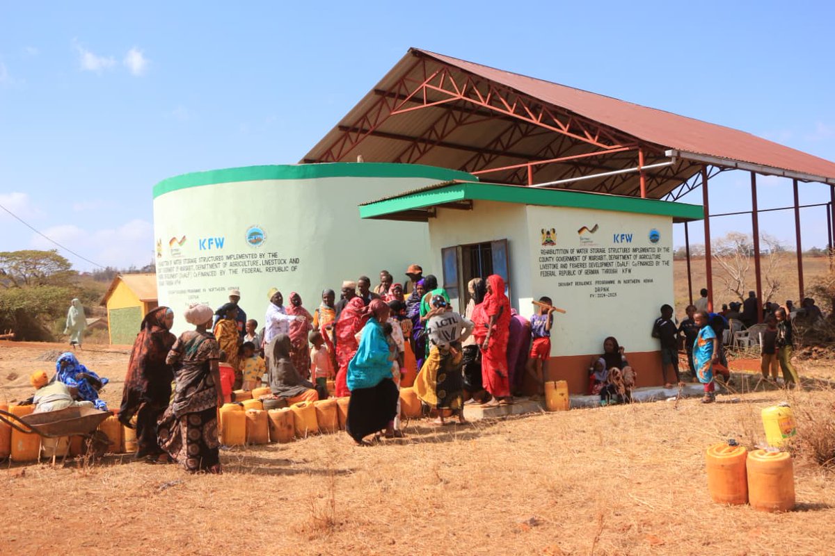 AgricMarsabit's tweet photo. The joint delegation from the Department of Agriculture, KfW Development Bank Mission, the State Department of Irrigation and the National Treasury also visited the Dub Goba Borehole in Sagante Jaldesa Ward, where drilling and equipping have already been completed.(1/4) https://t.co/stMJgeMcAB