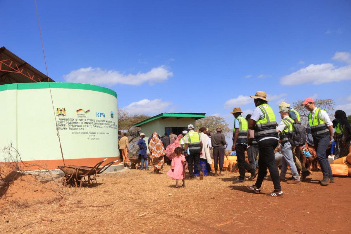 AgricMarsabit's tweet photo. The joint delegation from the Department of Agriculture, KfW Development Bank Mission, the State Department of Irrigation and the National Treasury also visited the Dub Goba Borehole in Sagante Jaldesa Ward, where drilling and equipping have already been completed.(1/4) https://t.co/stMJgeMcAB