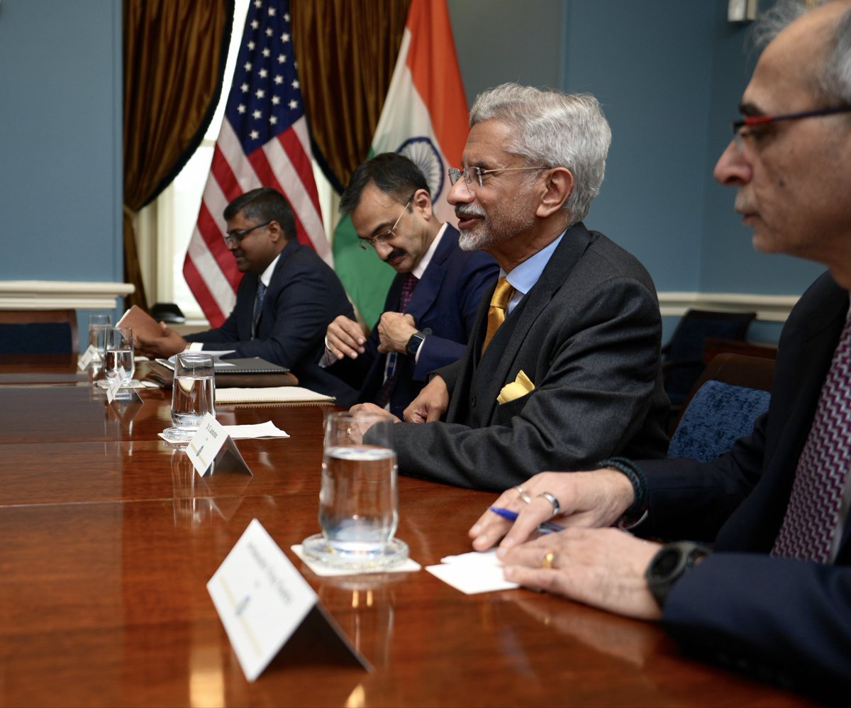 Derek J. Grossman tweet media