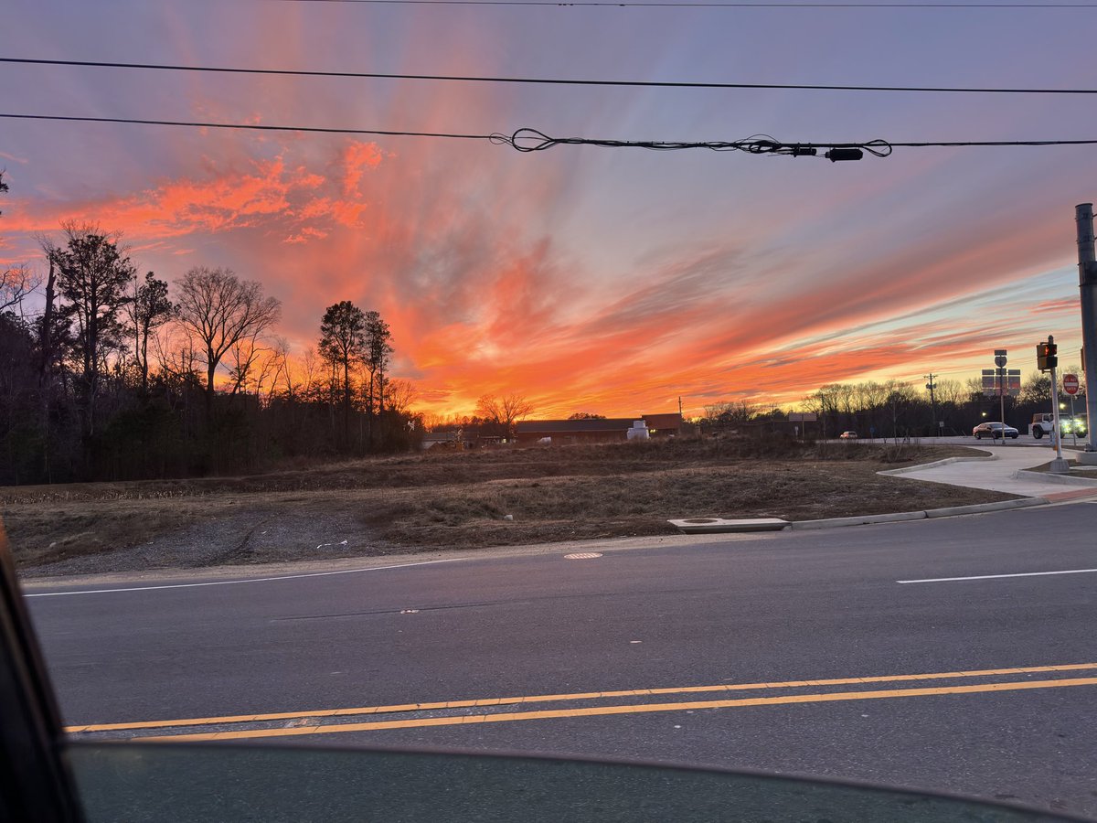 Dotdateye85 tweet media