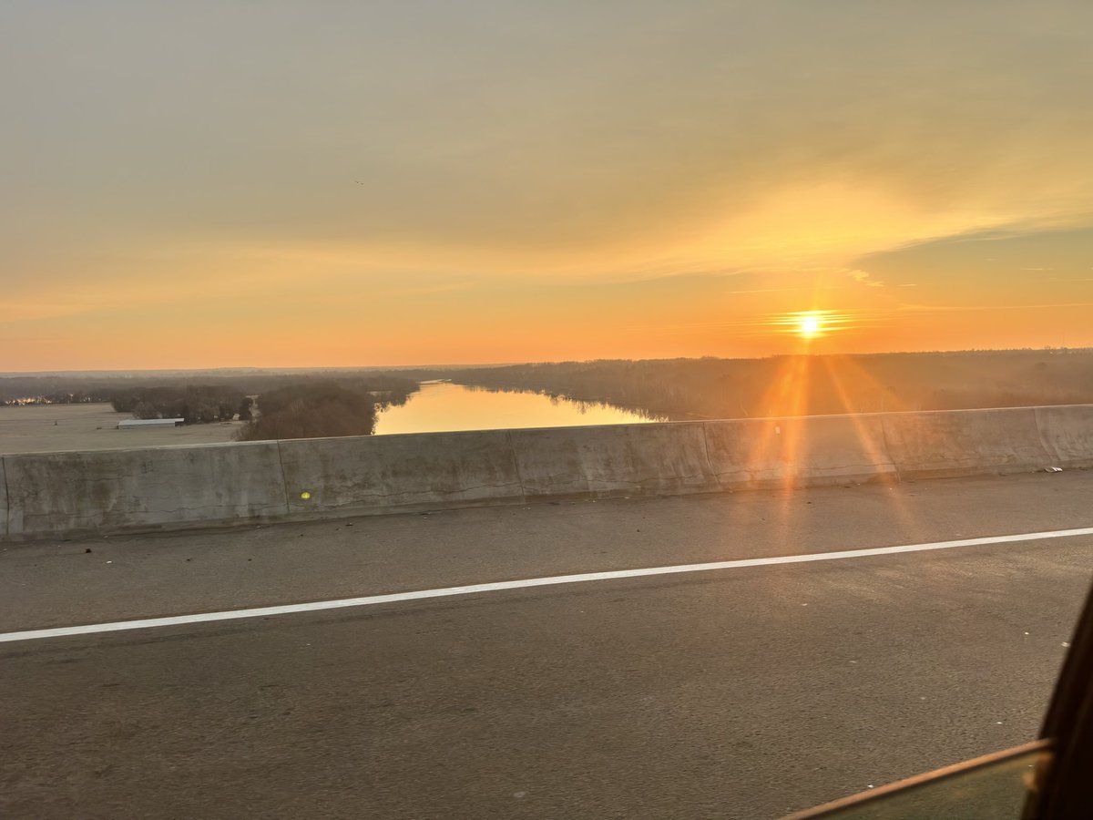 Dotdateye85 tweet media