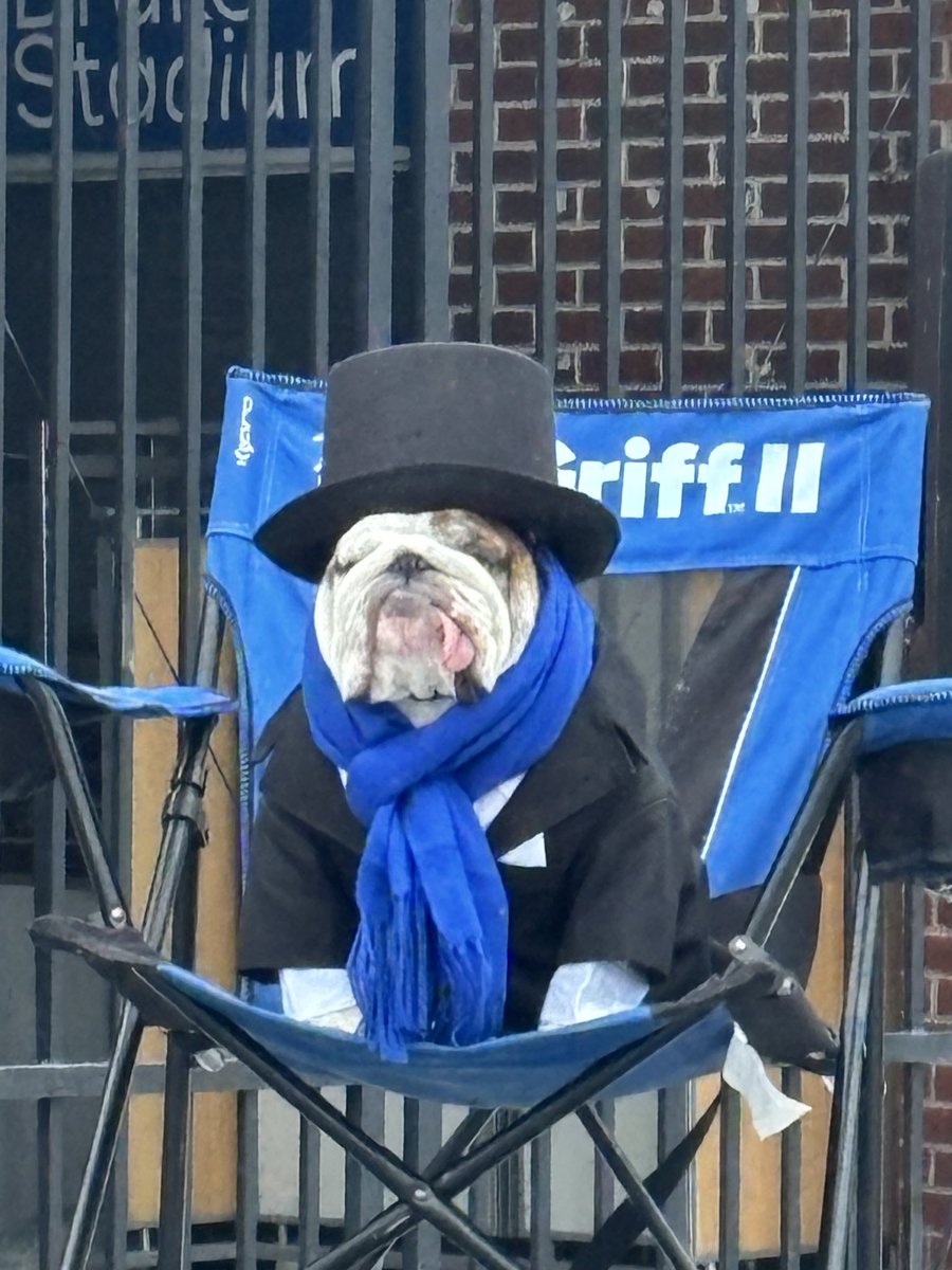 jakeeeHTX's tweet photo. @SickosCommittee The Griff-Hog at Drake said Spring is coming https://t.co/qAvXWv8vmb