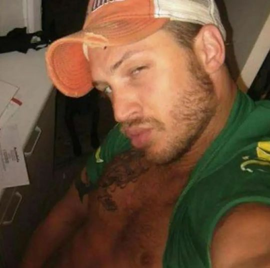 TomHardyHQ's tweet image. tom hardy’s iconic myspace era