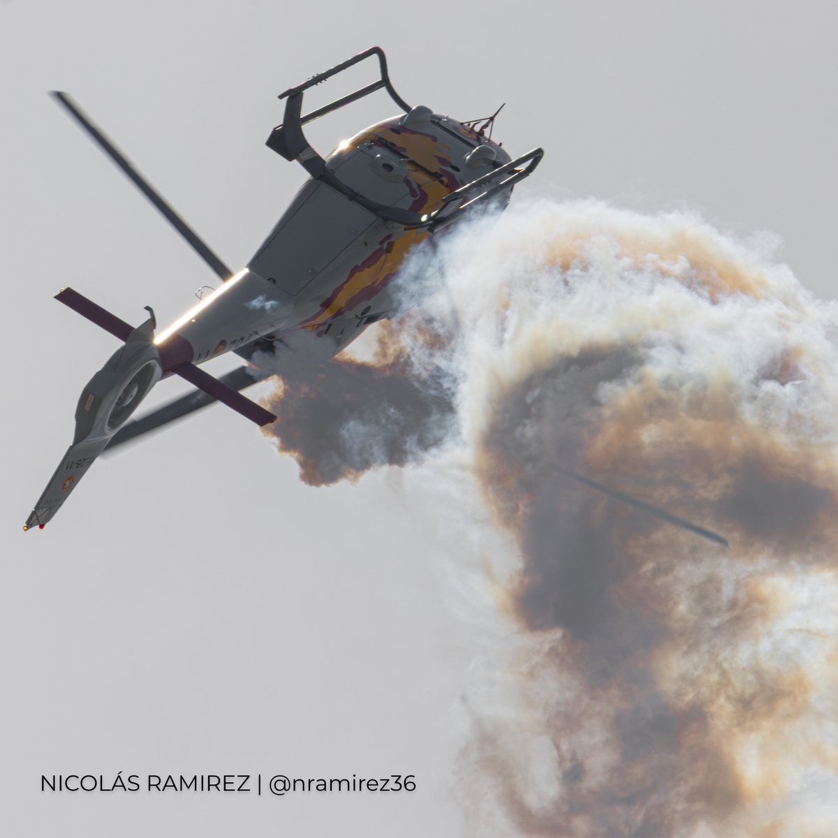 Calentando motores!

La <a href="/PatrullaAspa/">Patrulla Aspa</a>  visitando Argentina como motivo del centenario del vuelo trasatlántico que unió por primera vez, Argentina y España empleando el hidroavión conocido con el nombre de "PLUS ULTRA".