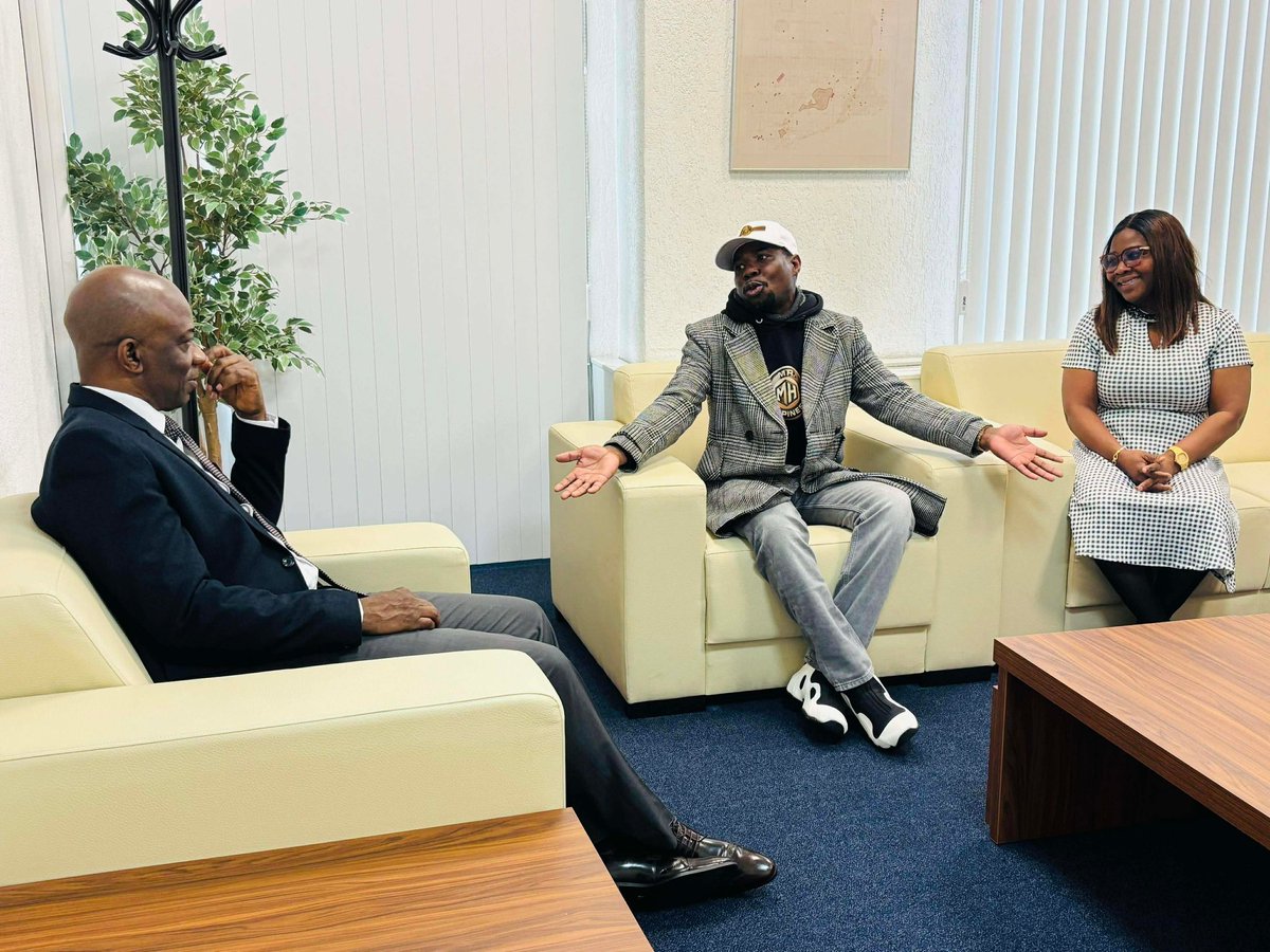kofigabs's tweet photo. Let’s get Ghana trending. 🚀

Explaining to Mr. Ambassador, time to shift the hype, if a block of ice (Greenland) can break the internet, then the real gateway to Africa (Ghana 🇬🇭) should be shattering it. #ghanatotheworld @GhanaEmbNL https://t.co/hivtjBMyxk