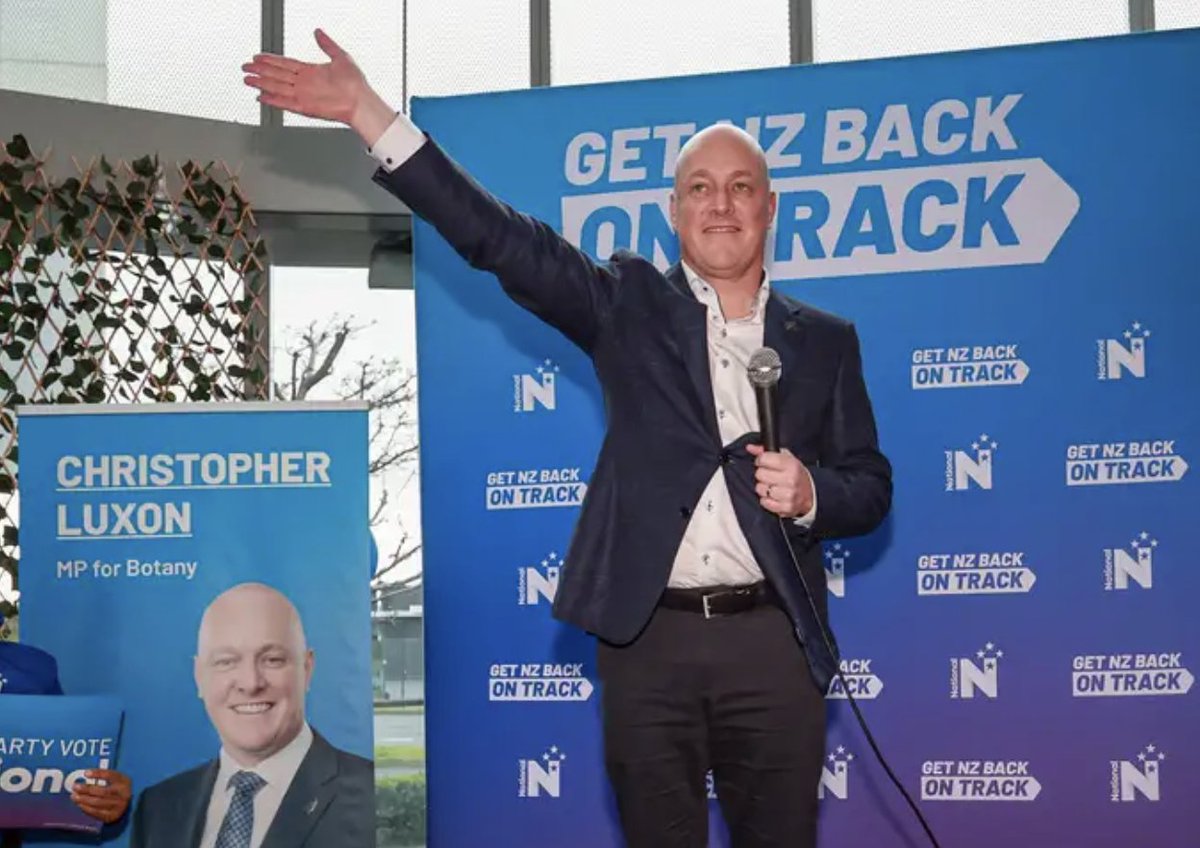 Mountain_Tui tweet media