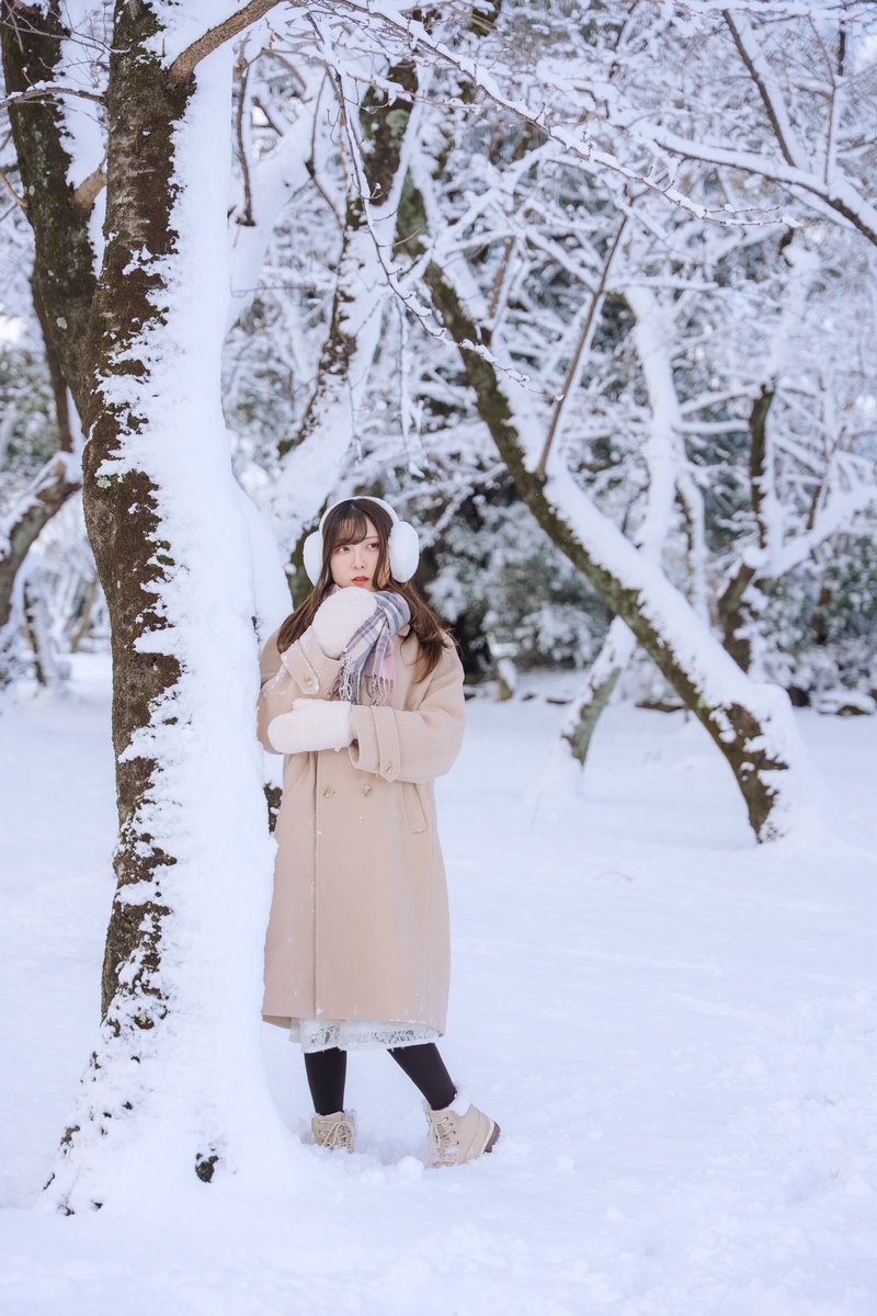 2026年撮影
モデル：るりかさん
<a href="/22RuriCat_46/">るりか❦3/14(土)、3/15(日)大阪遠征</a> 

雪の森

#ポートレート
#portrait