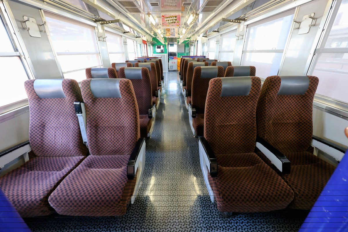 急行列車に充当しても違和感ないな。