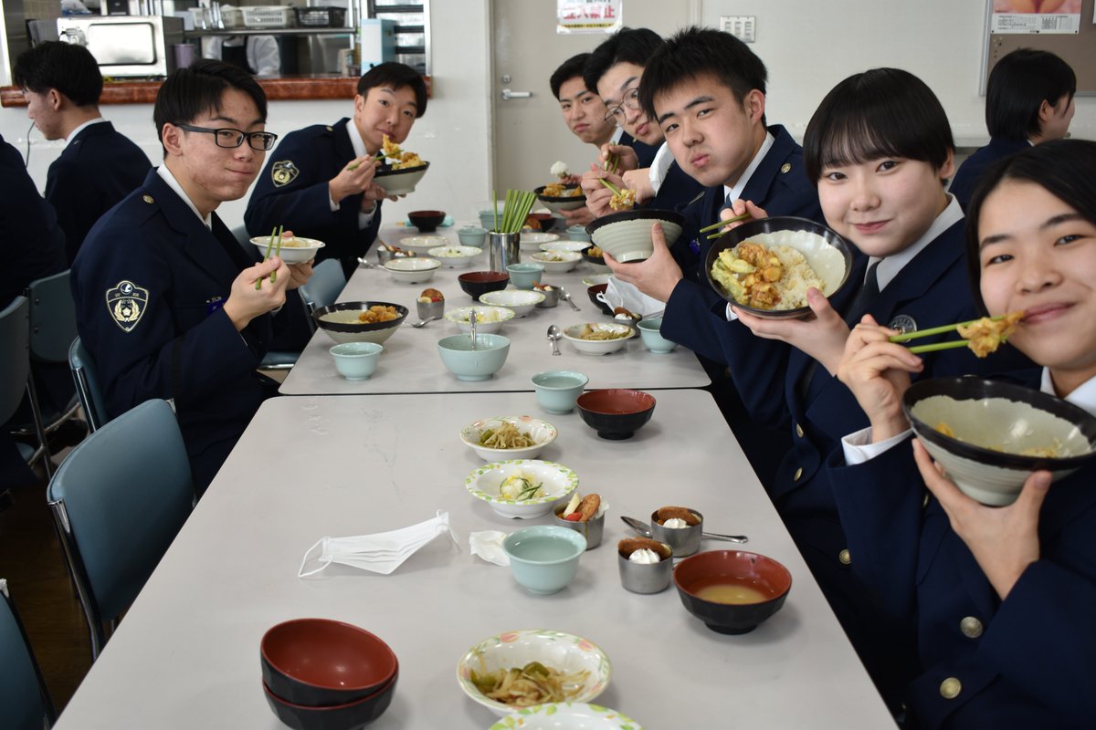 青森県警察学校 _⑭お祝いデザート】 初任科長期課程の卒業式前日の