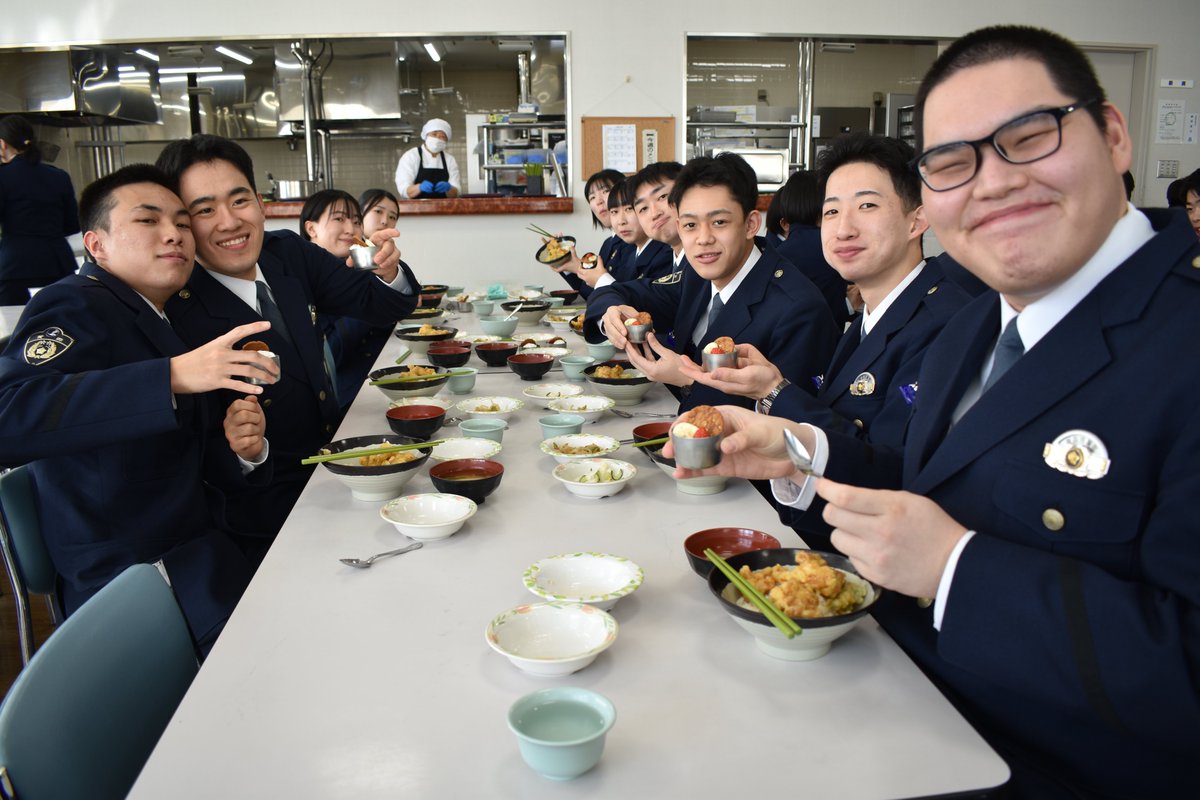青森県警察学校 _⑭お祝いデザート】 初任科長期課程の卒業式前日の