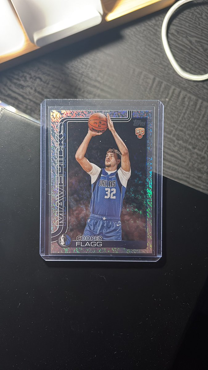 Super Bowl Giveawy🏈

To Enter:
- Like ❤️
- Repost ↩️
- comment who will win the super bowl 
- Follow 🚨

Winner will be announced on Super Bowl Sunday before the game starts‼️

will be shipped out for free!

Cooper Flagg Sandglitter🚨