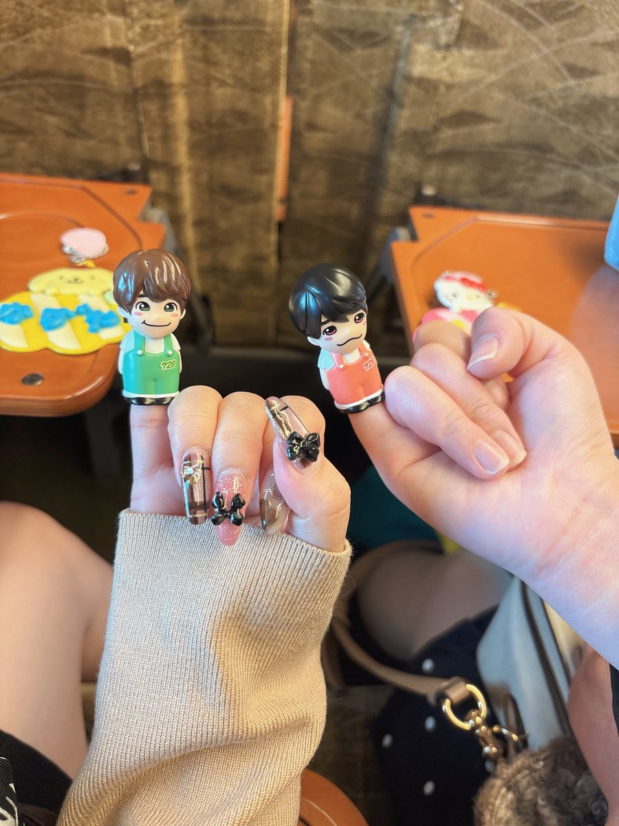 k__y080930's tweet photo. 大阪向かってる〜·͜·ᰔᩚ💚❤️ https://t.co/hGpbK68Pg9