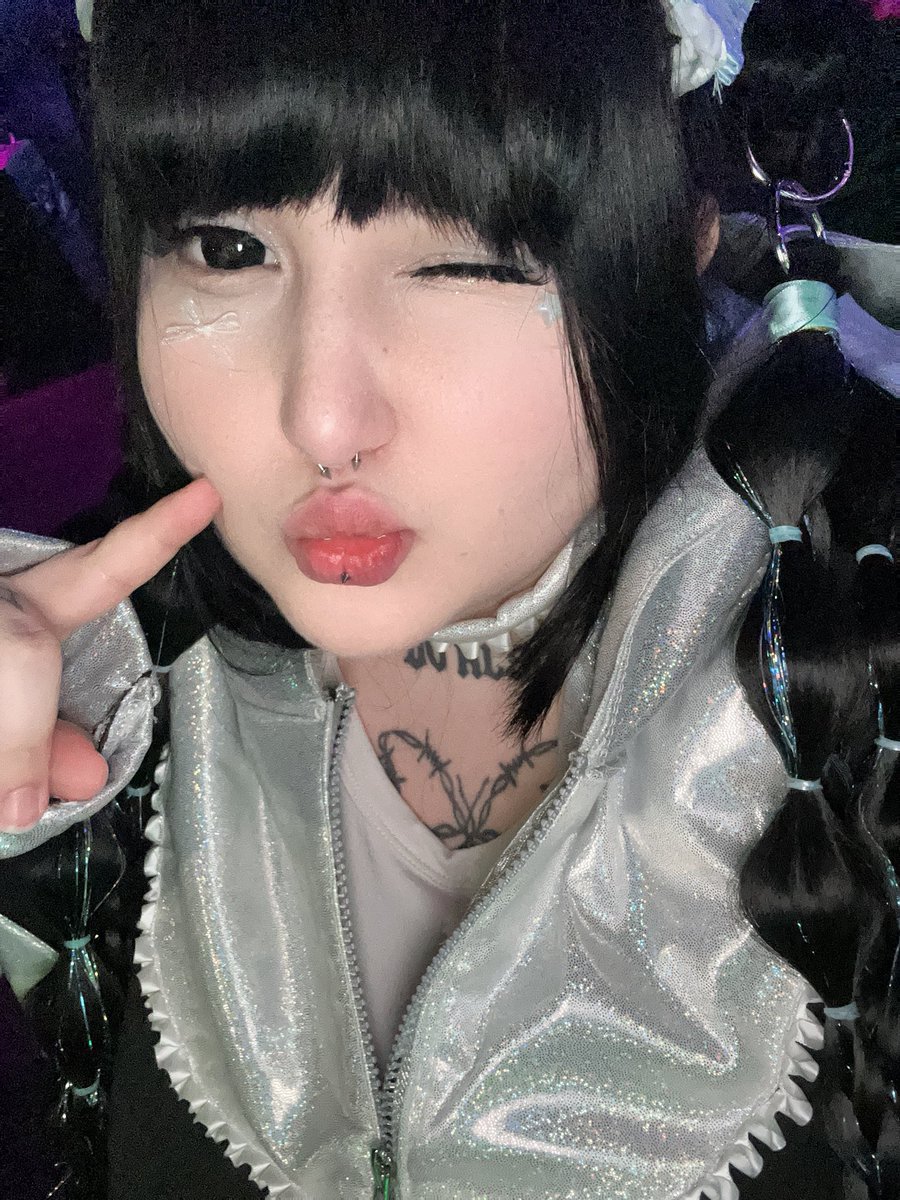 suki_nocturna's tweet photo. ⋆𐙚₊˚⊹intro ~ ˖°𓇼
hihi! i'm suki and i’m the seafoam white, siren idol of @nocturnaidol
My faves are jirai kei, photography, and makeup! currently based in central Florida!
I hope we can be friends! 𓆝 𓆟 𓆞
#jpopidol #kaigai #kaigaiidol #アイドル #jiraikei #地雷系 https://t.co/rvtdmyvVBI