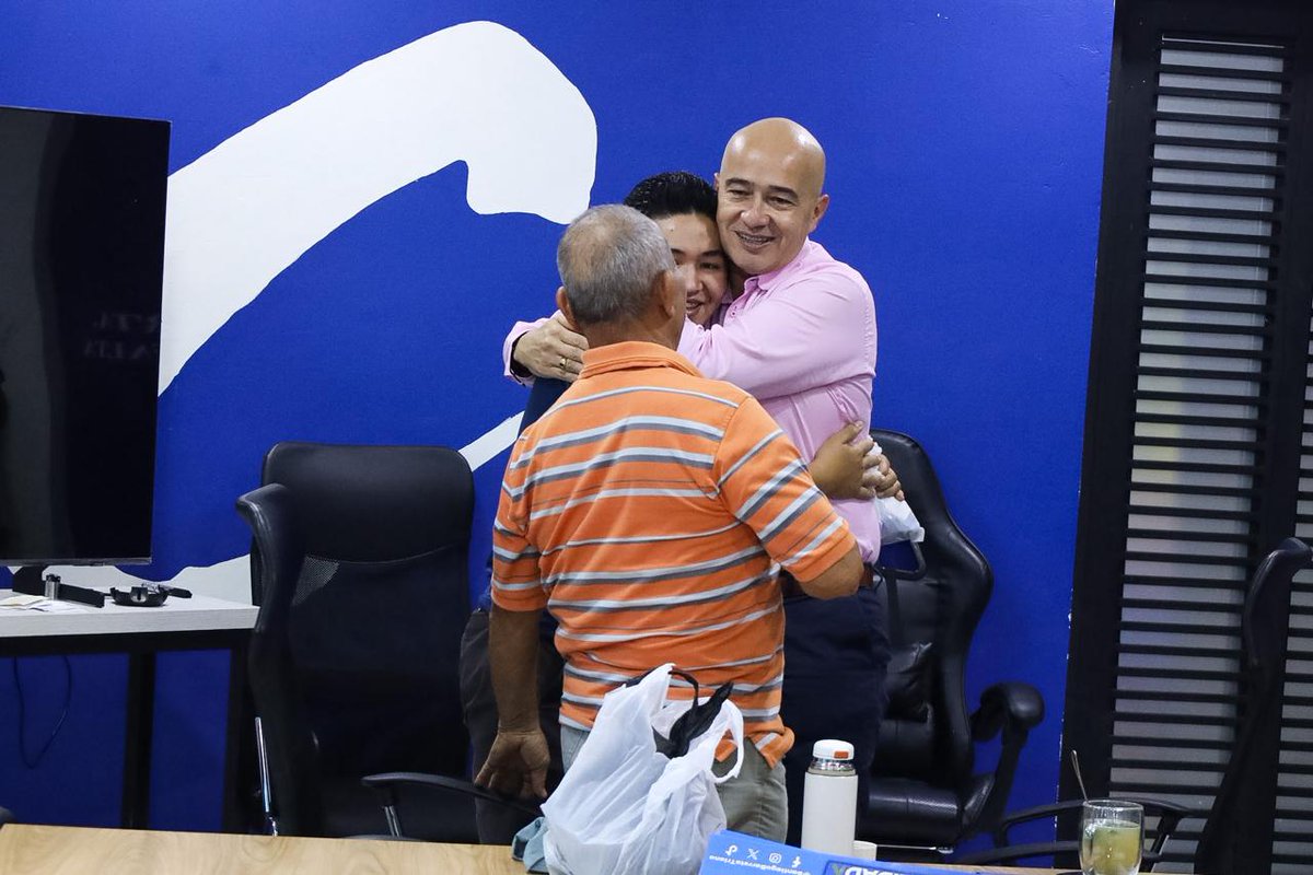 Desde la Defensoría Social y del Paciente, cada martes seguimos trabajando con cariño y compromiso, orientando y acompañando a nuestra gente.

También continuamos compartiendo con la comunidad el proyecto de nuestro próximo senador <a href="/TrianaBarreto/">Santiago Barreto Triana</a> C25.