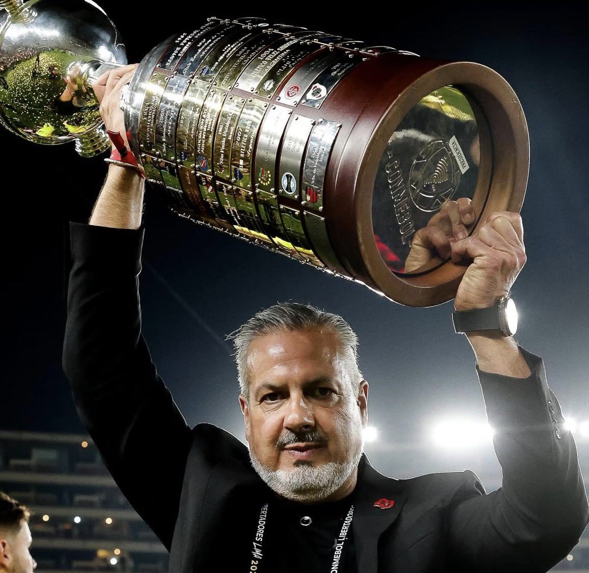 🇪🇸FLAMOSOS: Diário As repercutiu a fala do diretor de futebol José Boto sobre Vinícius Jr. 

Confira a matéria na íntegra:

“O Flamengo acaba de recuperar Lucas Paquetá, um dos muitos grandes jogadores formados no clube do Rio de Janeiro, mas quer mais. Nas últimas horas, o sonho