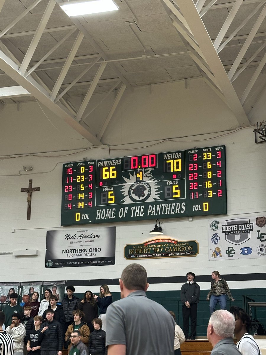 LCHS_Cougars's tweet photo. Final from Elyria…Lake Catholic 70 Elyria Catholic 66! Brody Bohr led all scorers with 33 points! Stanton Powaski added 16 points for the Cougars! LC will take on Padua this Friday night at Lake Catholic! Go Cougars! https://t.co/mwE28Gls18