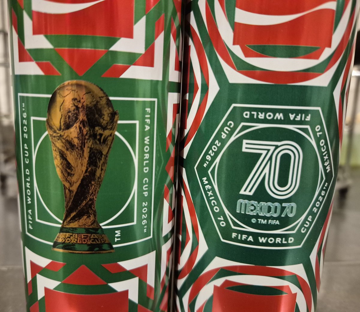 ¡Encontré 2 más! ⚽️🥤 #México70 #FIFAWorldCup