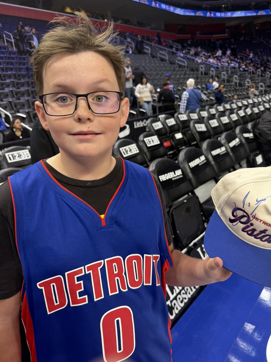 Monday Q Info tweet media