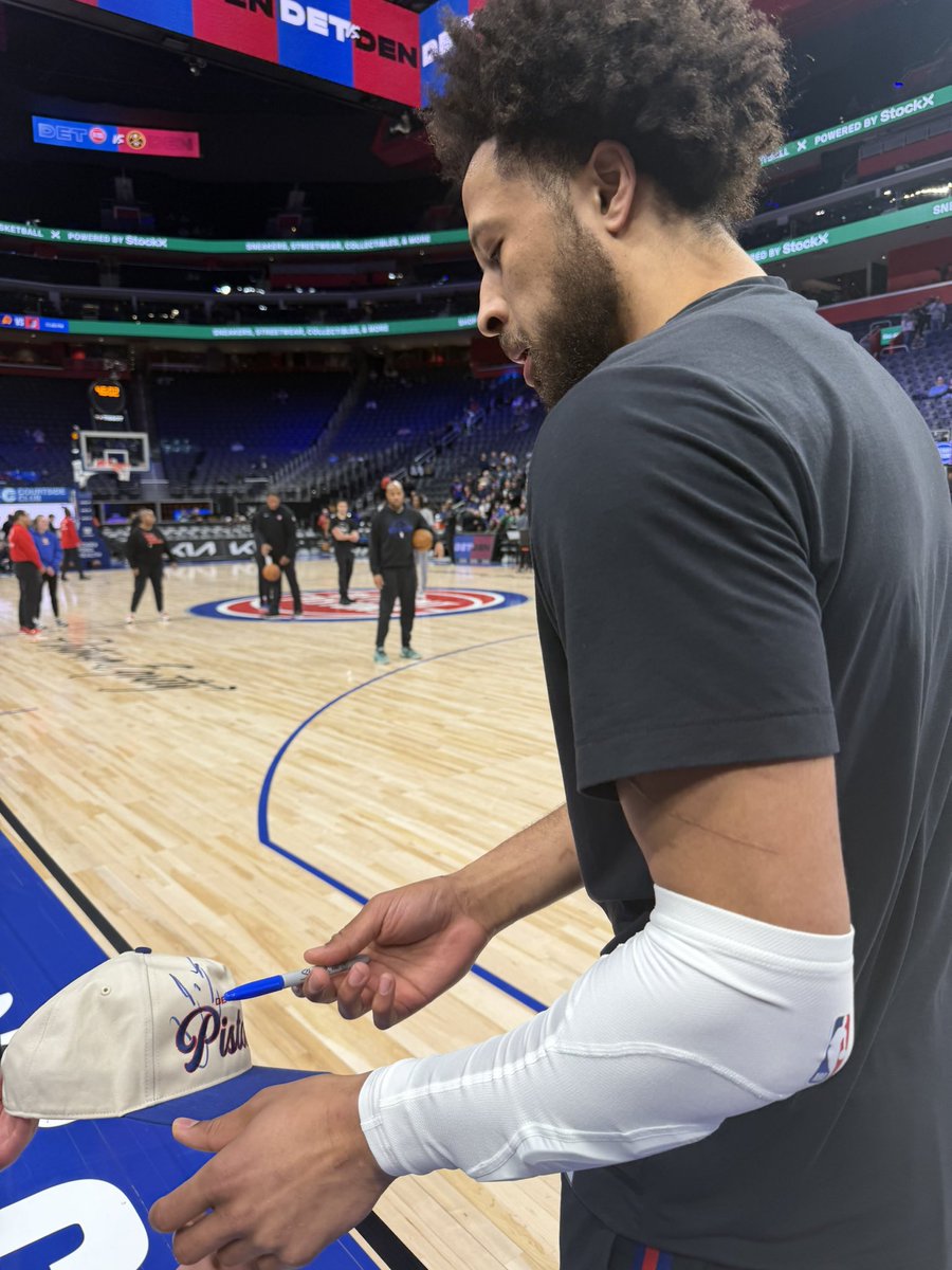 Monday Q Info tweet media