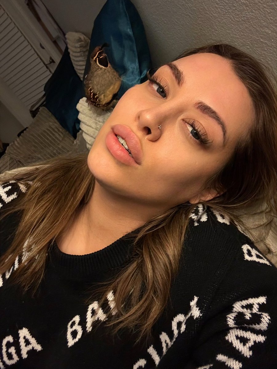 Dani Divinity tweet media