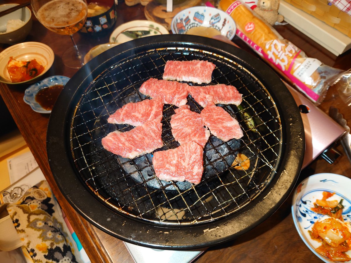 昨夜は1日遅れの誕生日祝い＝自腹で買ってきた美味しいお肉を家族に振る舞う日(笑)まぁこうすると(？)きっとどんな状況でもお祝いしてもらえますよ〜(世の男性諸氏に向けて😁)