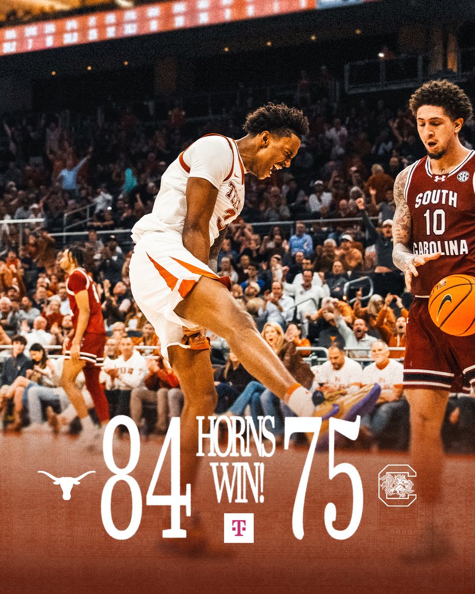 TexasMBB's tweet photo. CHICKEN FOR DINNER 🍽️🤘

#HookEm | #AlwaysCompete https://t.co/xF3TFY1osF