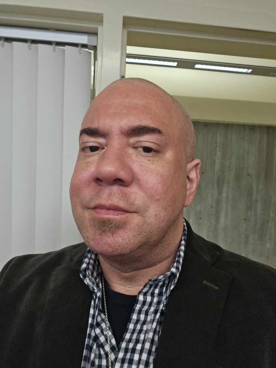 wil_da_beast630's tweet photo. Fortunately, the natural academic uniform of multiple overlapping tweeds and quarter-zips is perfectly suited to this ski-like environment. #intelligent_design https://t.co/C8LKVD8SXo