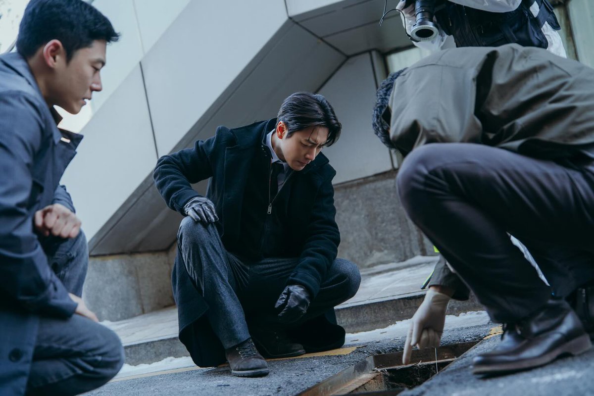 이준혁 260204 에이스팩토리 인스타

​✅이준혁 넷플릭스 ‘레이디 두아’ 보도스틸 공개
.
🔗instagram.com/p/DUURs78ky-d/…

2월 13일 빨리와라! 
박무경 경감님 보고 싶어 현기증난다.. 😵‍💫❤️

#이준혁 
#leejunhyuk 
#박무경
#레이디두아 #넷플릭스