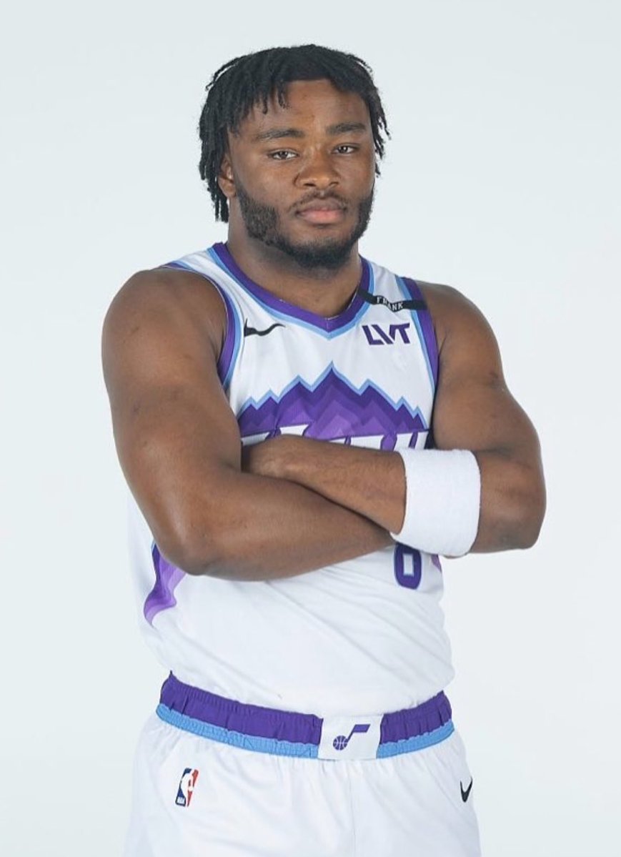 ISAIAH COLLIER TONIGHT:

17 POINTS
22 ASSISTS 
3 STEALS
48 MINUTES 

20+ Assists is crazy. 🔥🔥🔥