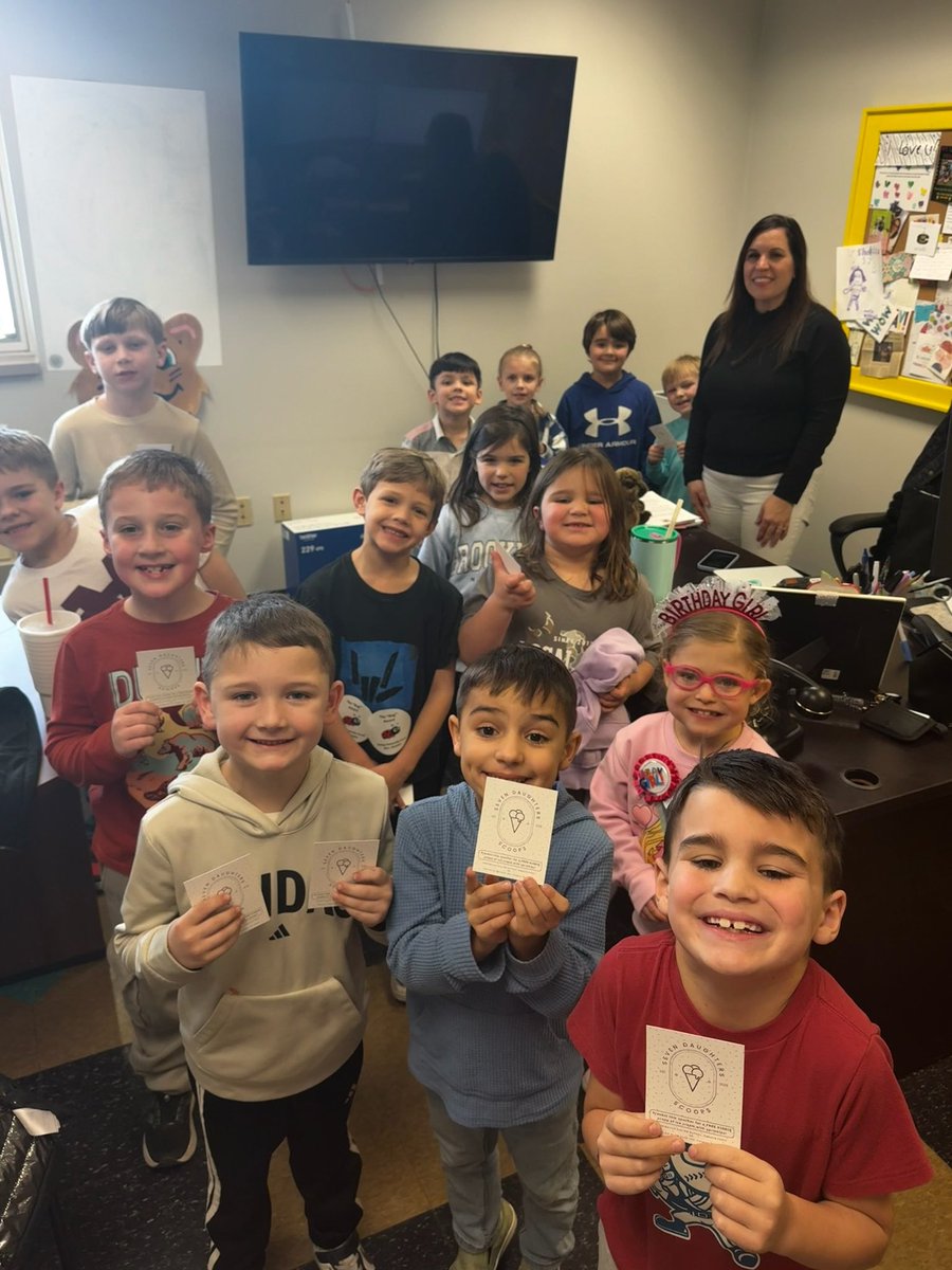 cullmanprimary's tweet photo. More ice cream 🍦 and positive principal phone 📞 calls to celebrate student growth. #BestWe https://t.co/M5VaO2GWvQ