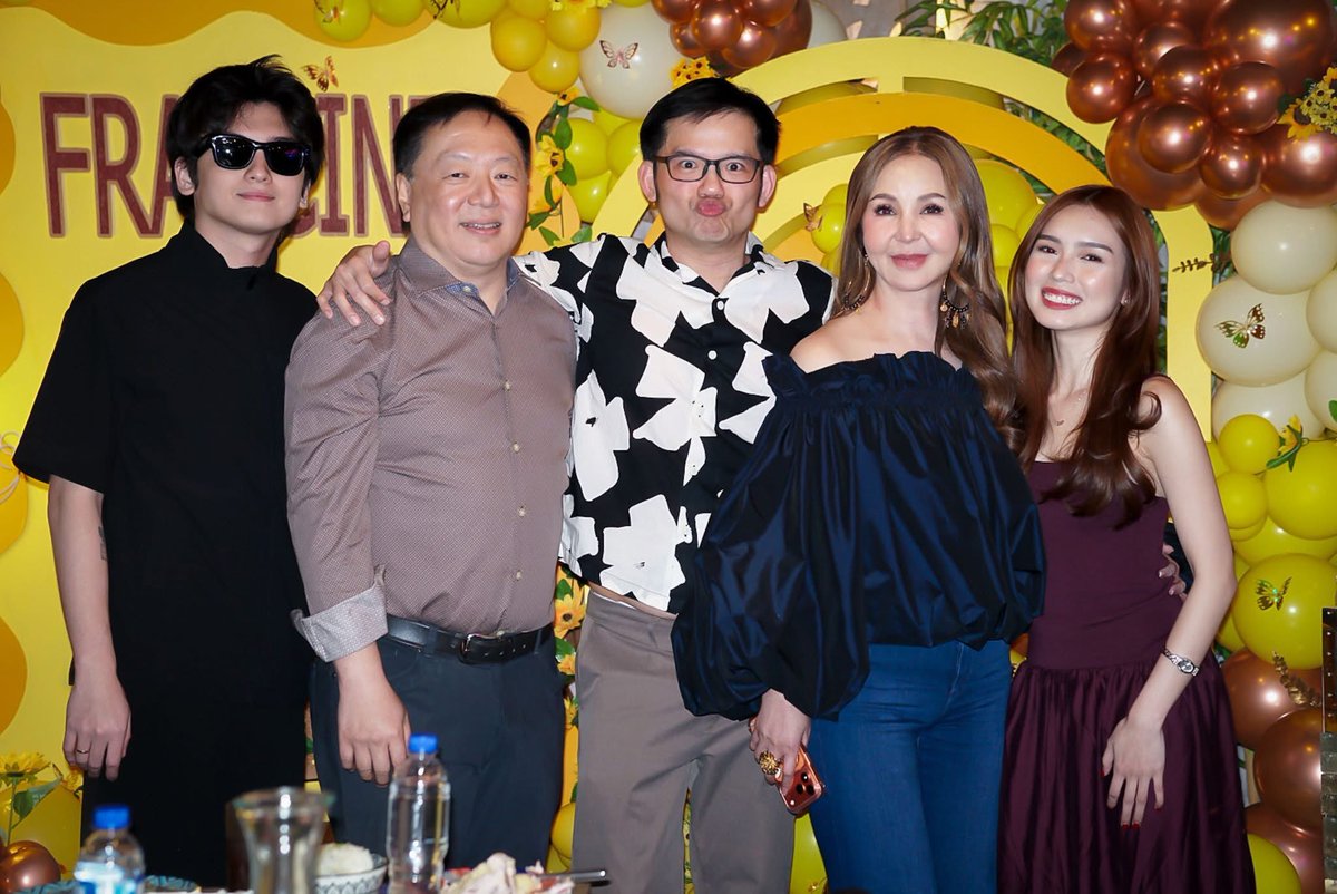 SWMNBNSOTF25's tweet image. Sir John 5th wheel kajanw ahhaahhahahah

#FranSeth 
#FrancineDiaz | #SethFedelin