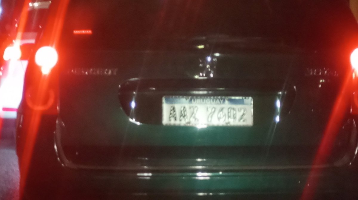 lockito2's tweet image. Este HDP casi nos hace matar a mi familia  en ruta 8.
Por qué?
Porque el tipo quería andar como Torero y como no me tire inmediatamente para el costado,me pegó la camioneta atrás y después me rebasó y me la tiró arriba.
Después se enojan por las multas.