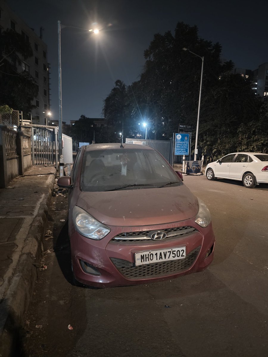 amol_sby's tweet photo. At Sapphire Lakeside, Powai MHADA Colony, Mumbai 400072, abandoned vehicles have been observed in the vicinity for the past 2 to 3 months. This situation is contributing to traffic congestion and parking difficulties on the road.presence of stray dogs @MumbaiPolice  @mybmcWardKE https://t.co/OHCwEeDgiW