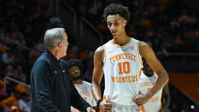 Nate Ament over his last 4 games for Tennessee 🔥

24.5 PPG 6.8 RPG

Vols are 4-0 in that span 💪