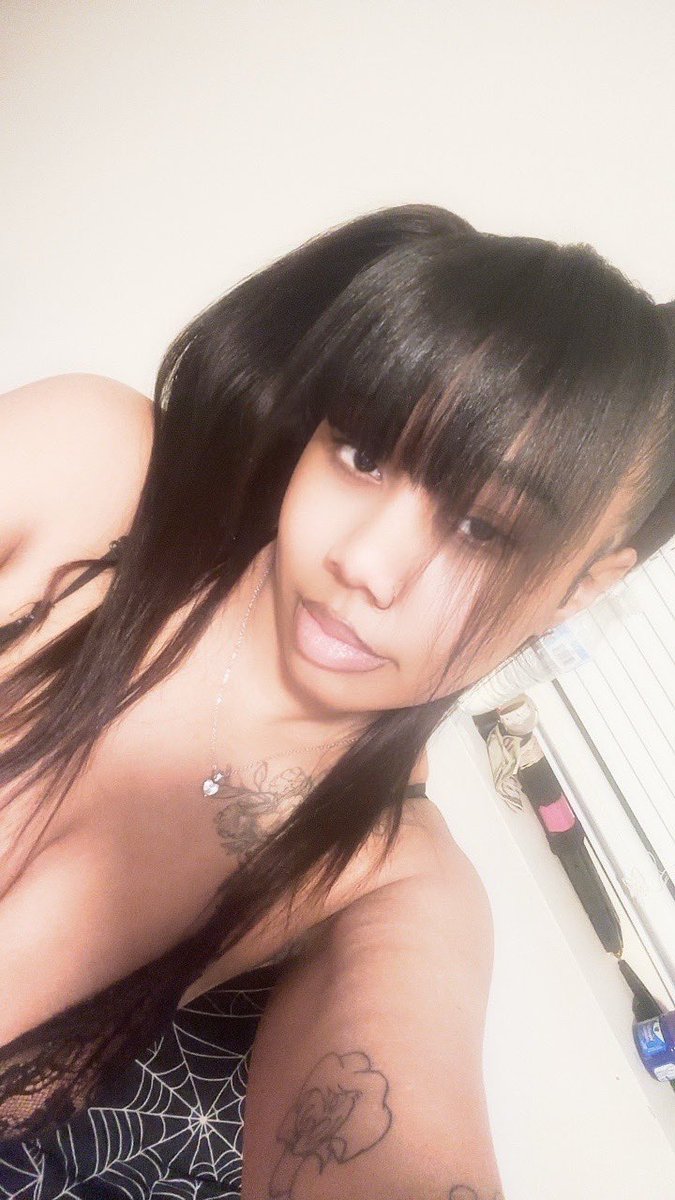 PrettyNy04's tweet photo. I think bangs my new thing 🪭🖤 https://t.co/GAemIIVdyc
