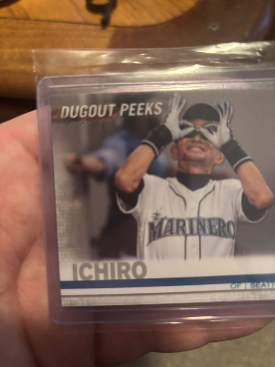 UpNorthCards17's tweet photo. Ichiro SSP 
$145 shipped https://t.co/wwL8cpBS4f