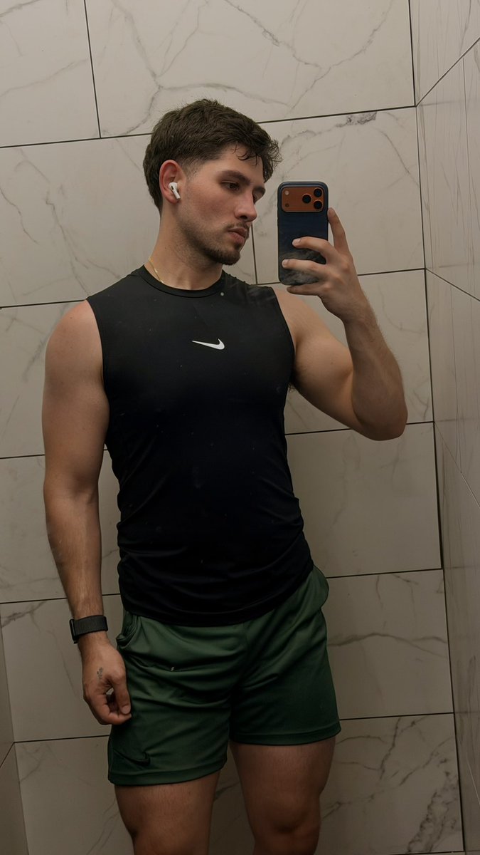 f javier molinar 🅴 tweet media